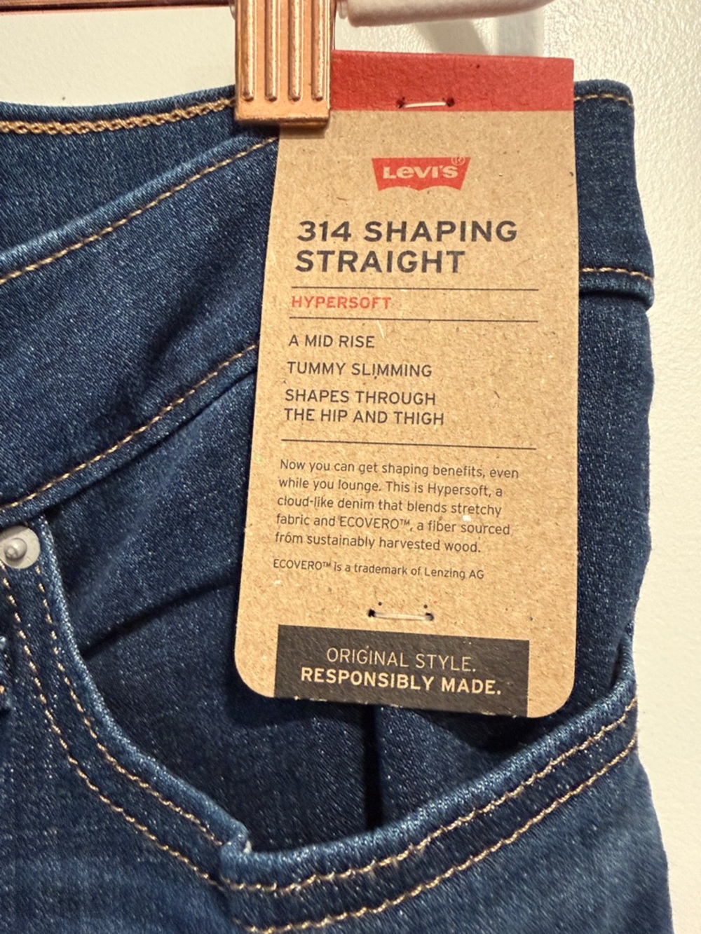 Levi's Dark Blue Denim Shaping Straight Jeans with Tan Stitching NWT 32 30